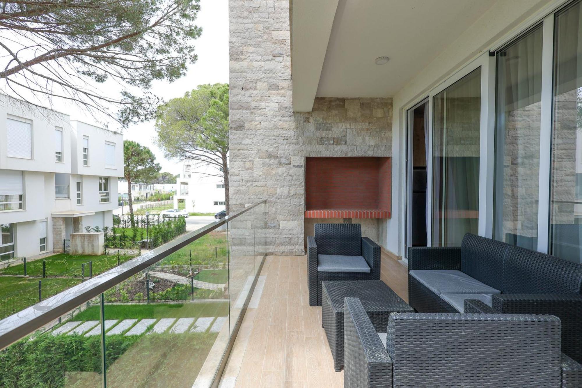 Sanpietro Vacation Apartments Durrës Esterno foto