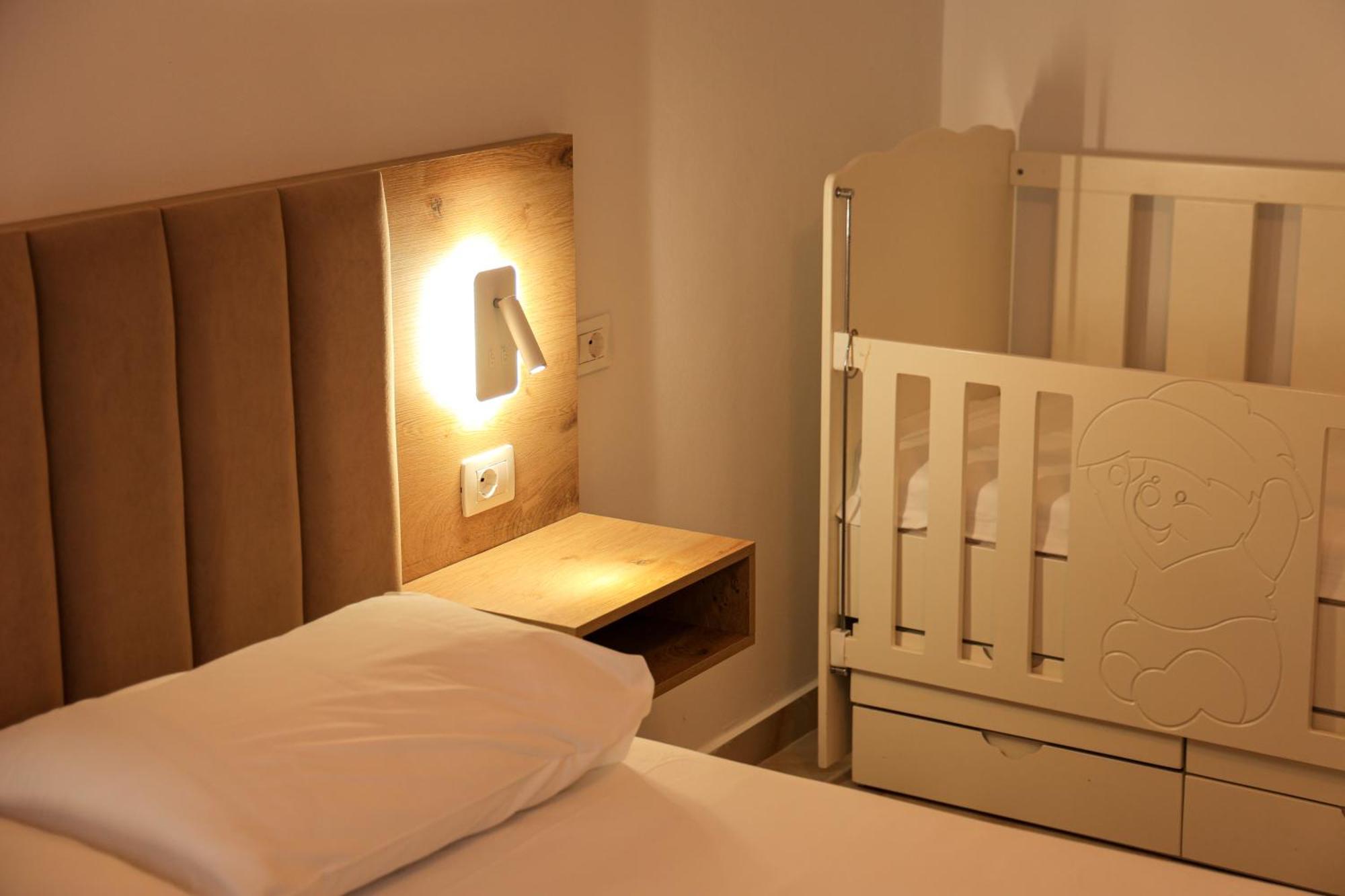 Sanpietro Vacation Apartments Durrës Esterno foto
