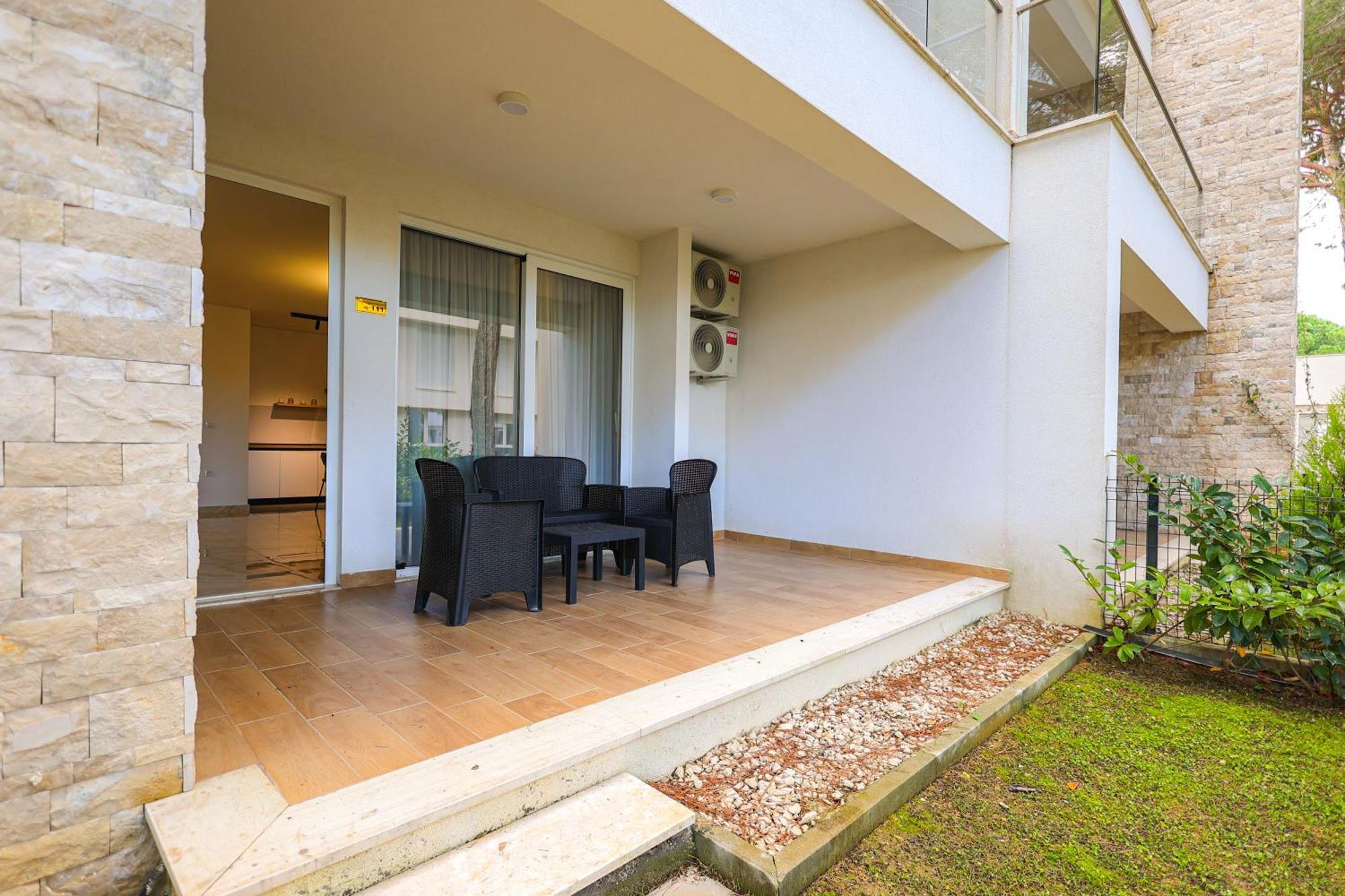 Sanpietro Vacation Apartments Durrës Esterno foto