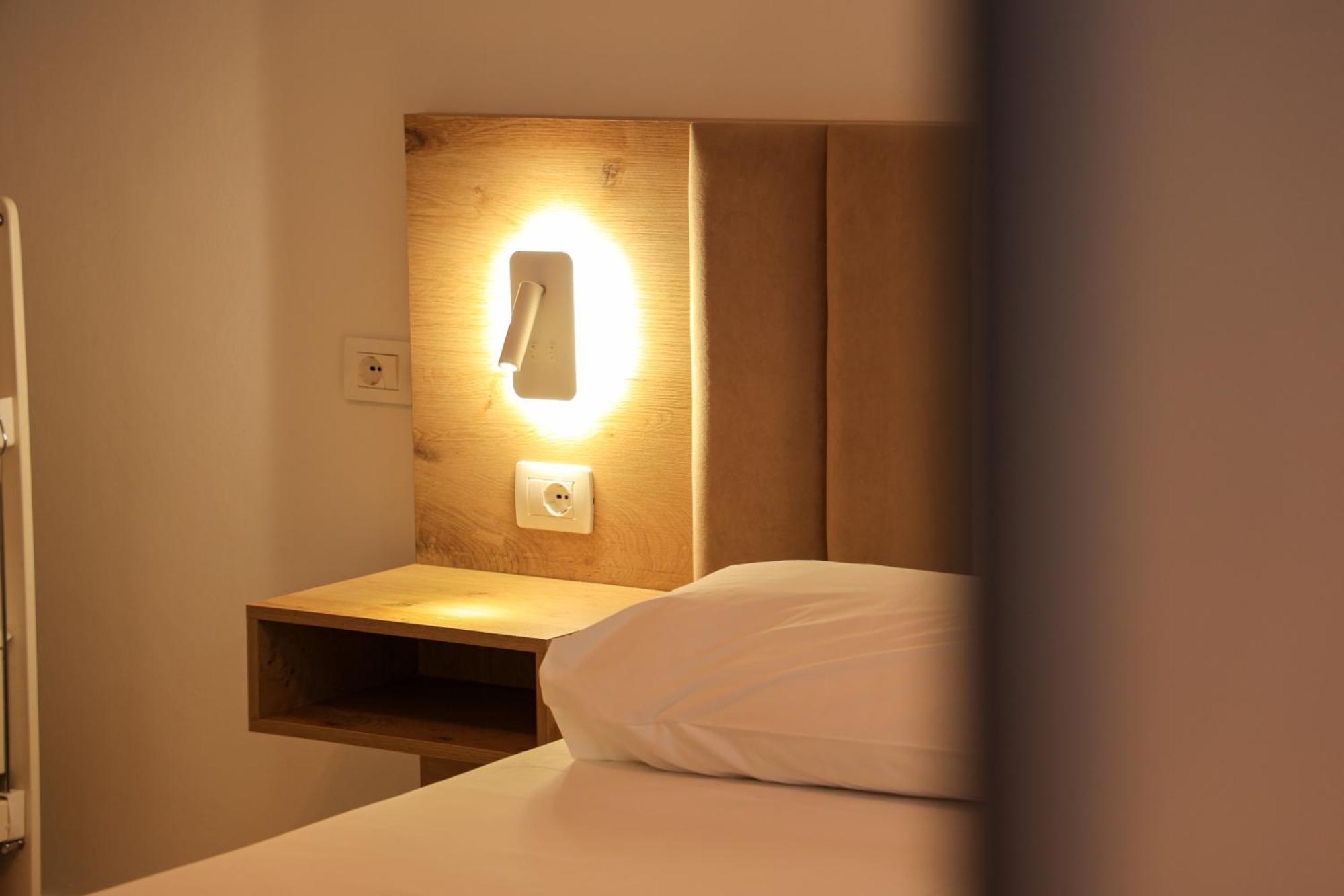 Sanpietro Vacation Apartments Durrës Esterno foto