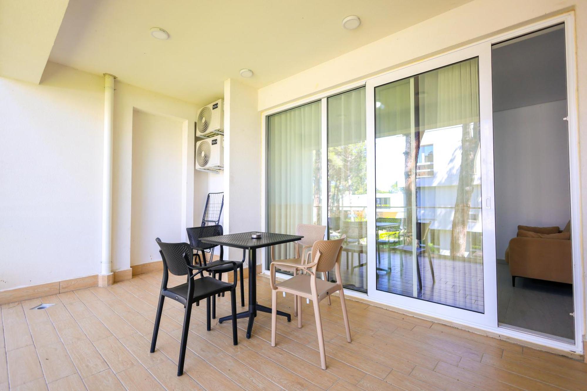 Sanpietro Vacation Apartments Durrës Esterno foto