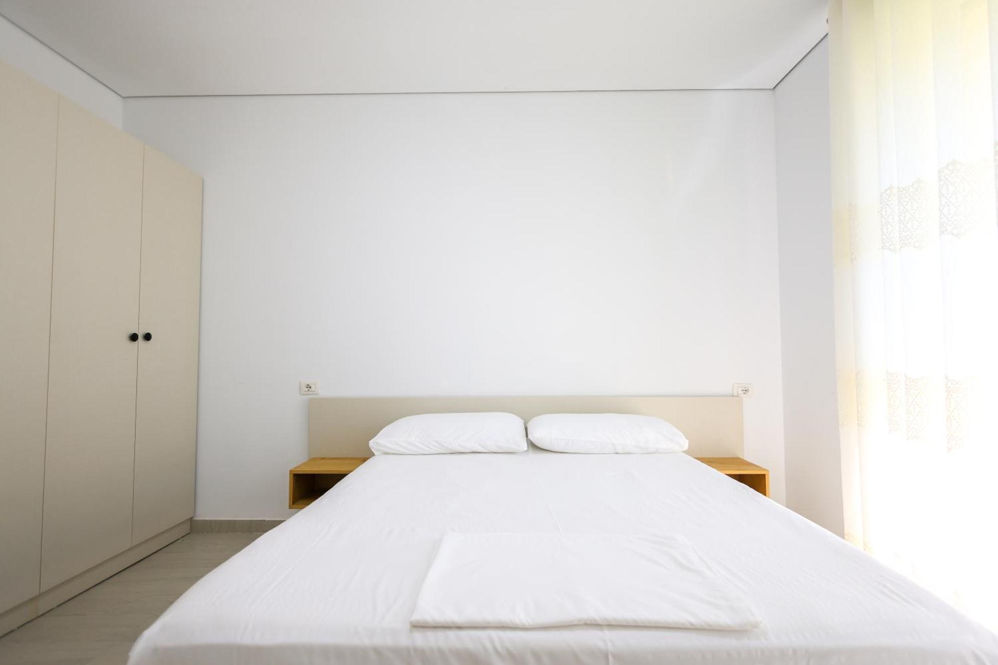 Sanpietro Vacation Apartments Durrës Esterno foto