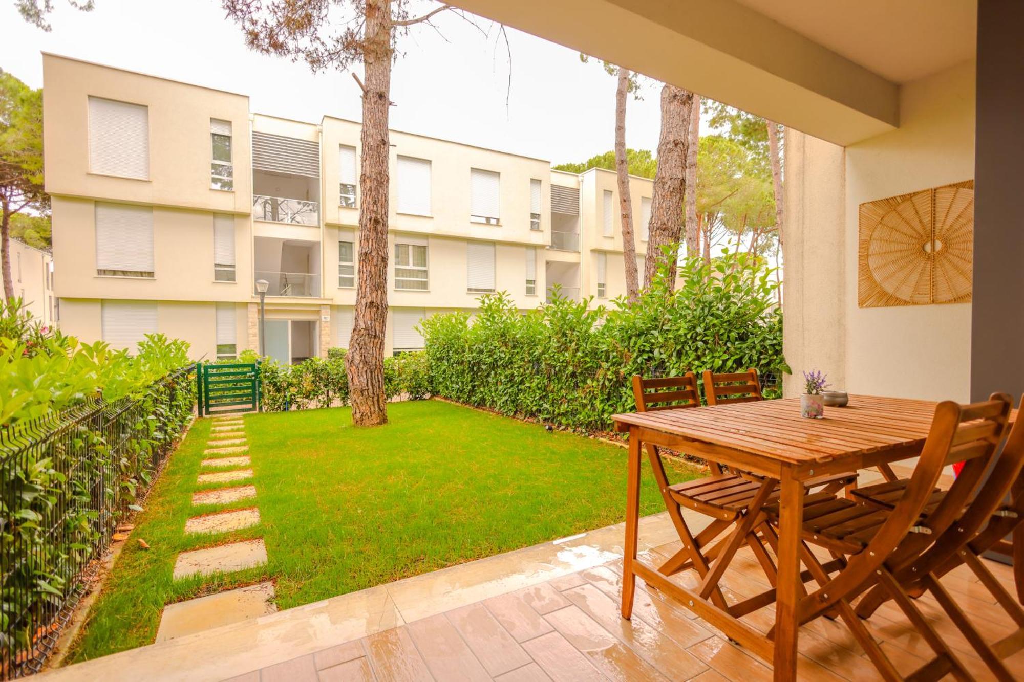 Sanpietro Vacation Apartments Durrës Esterno foto